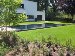 De Cock E & C nv Infinitypool in zwart-wit